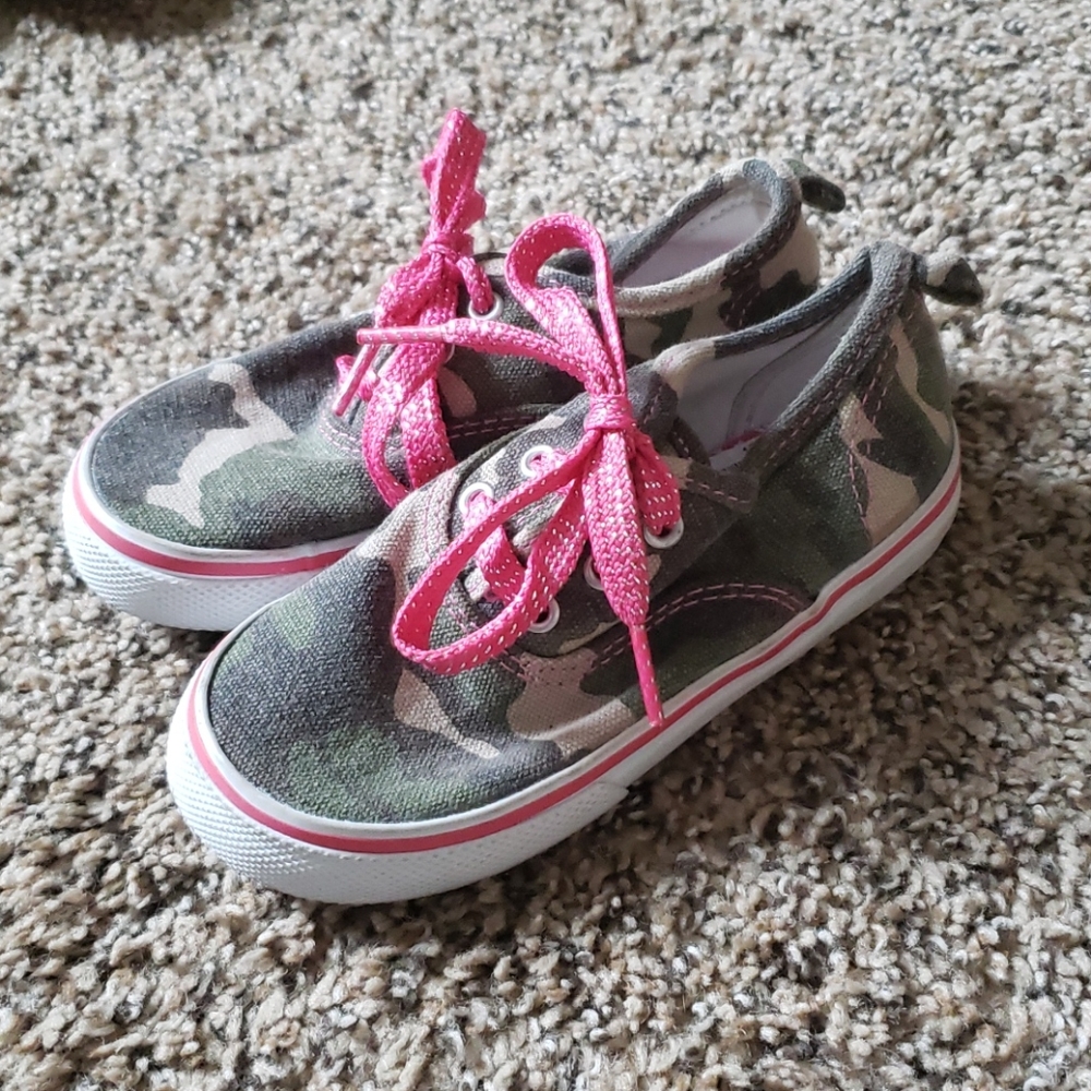 Girl toddler Camo sneakers